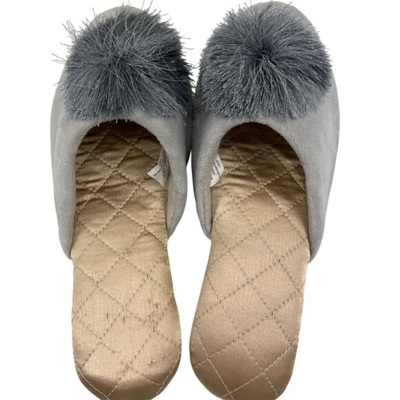 Womens Gray Velvet Quilted Slippers With Faux Fur Pom-Pom & Non-Slip Sole 9-10 - Picture 2 of 6